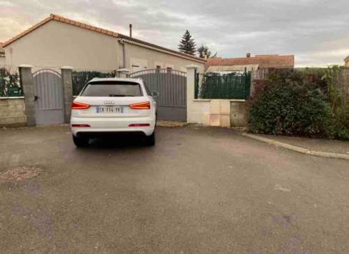 Villa de plein pieds avec jardin. gîte à louer Rochemaure