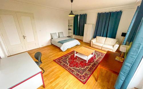 Chambres privées -Private room- dans un spacieux appartement - 100m2 centre proche gare