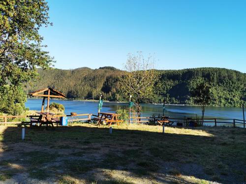 Camping & Cabaña Los Arrayanes Niebla (Camping & Cabana Los Arrayanes Niebla) in Cutipai