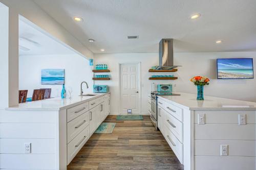 Arlington Park Beautifully Renovated Home - image 12