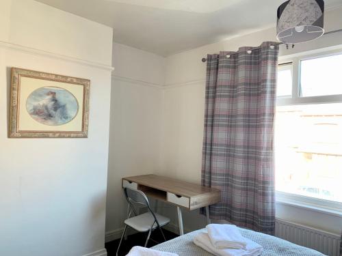 Entire Family Vacation Home . WiFi . FREE Parking 2