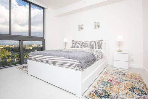 Luxury Studio Apartment in Downtown Doral thumb 4
