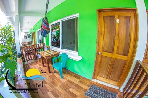 Terraza/balcón, Sun Breeze Hotel in El Remate