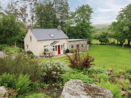 Pwll Cottage - image 10