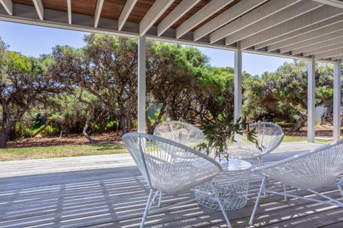 . The Bunker - Coastal home in Gracetown - relaxing!