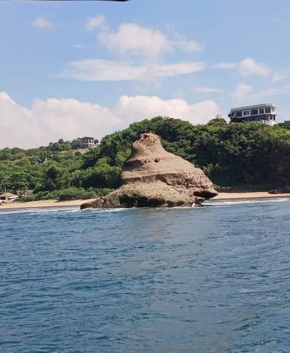 Purple Guesthouse in Nasugbu