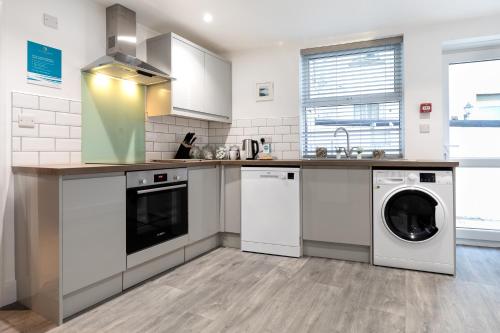 Konyha, Seascape in Penzance