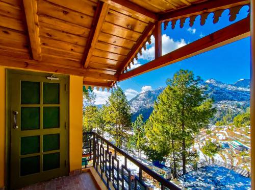 Balkons/terase, THEHIMALAYANLIVING WHISTLING PINES in Ladfora Talla
