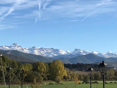  URKO Adosado 8 personas 160 m2 de terraza y piscina in Santa Cilia