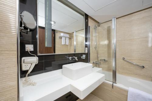 room detail thumbnail 2