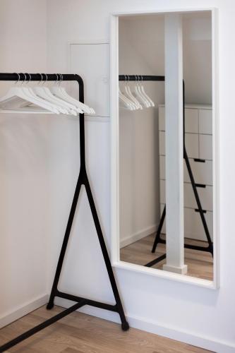 #stayhere - Modern & Central Studio Apartments - Tap to explore photos