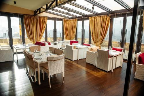 レストラン, Reikartz Sky Almaty in アルマティ