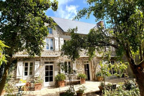 Hübsches Landhaus der Familie mit eigenem Garten - Location saisonnière - Heugueville-sur-Sienne