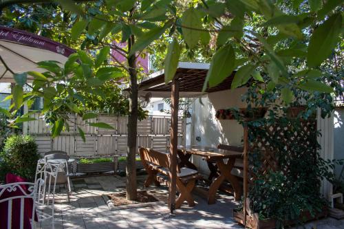 โรงแรมเอปิดามี (Hotek Epidami) in คาชาร์