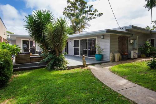 Swanway family holiday home - 15 min walk to beach, seconds to lake