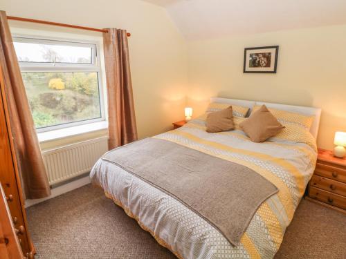 Pine Cottage, Bakewell (photo 6)
