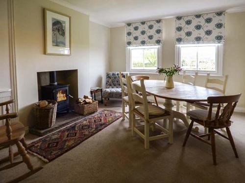 The East Wing Cottage - image 4
