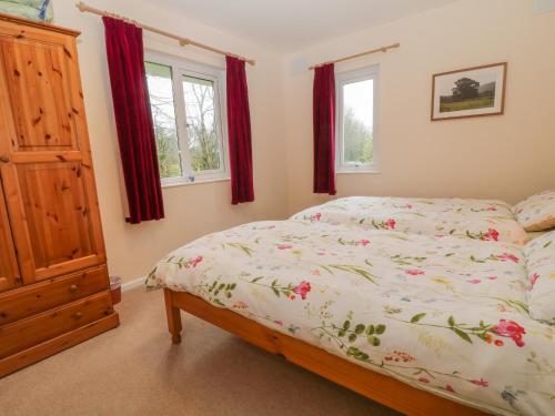 Orchard End - image 2