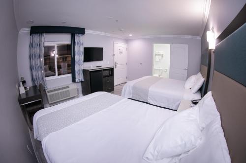 Travelodge Inn & Suites by Wyndham West Covina in West Covina, USA