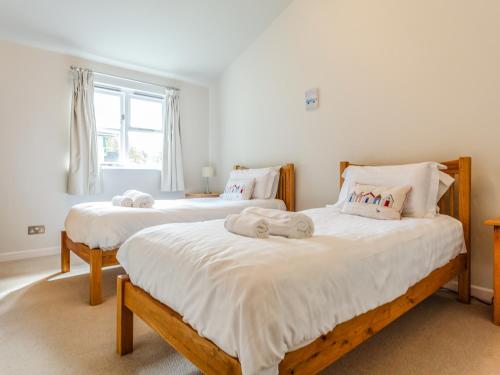 2 Lake View Looe - image 9