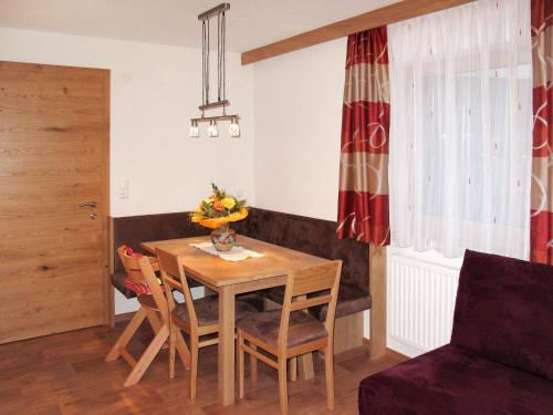 Apartment Alpenherz-2 by Interhome