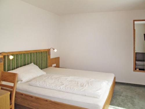 Apartment Alpenherz-2 by Interhome
