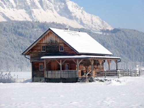 Chalet Steiners Blockhütte - STS220 by Interhome