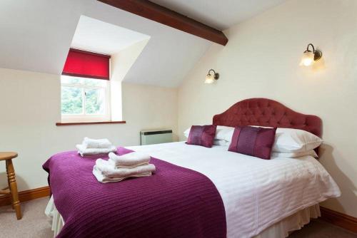 Low Croft Cottage - main image