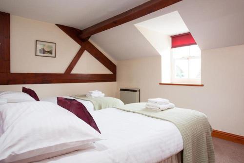Low Croft Cottage - image 8