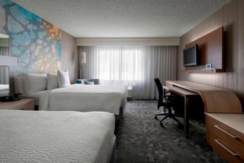 2 queen beds