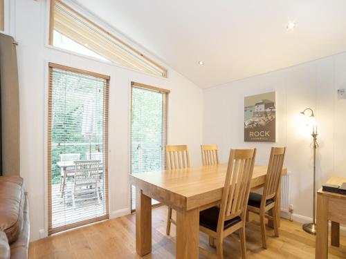 3 Streamside Looe - image 11