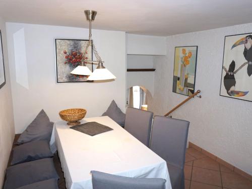 Apartment Casa Hubertus by Interhome