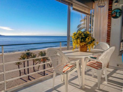 Apartment Turia Playa by Interhome in بينيدورم-كوستا بلانكا