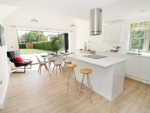 Appletree Cottage - image 9