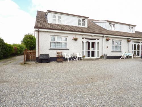 Kiltartan House 2B Ballina - image 12