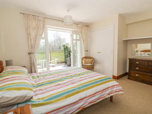 Heron Cottage Norwich - image 13
