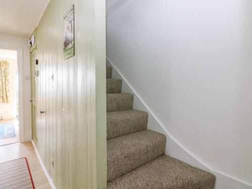 66 North Road - image 5