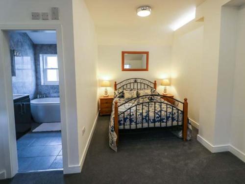 1 Primitive Croft 1 Primitive Croft