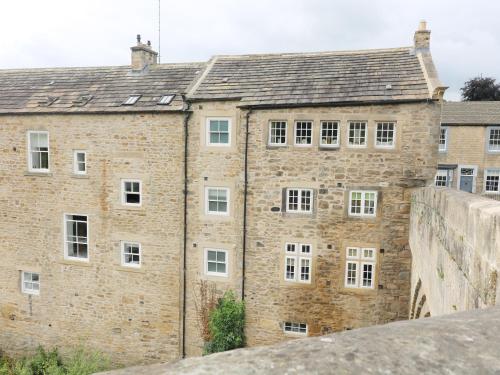 2 Riverside Barnard Castle - image 14