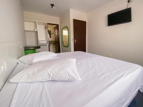 Standard Double Room image 4