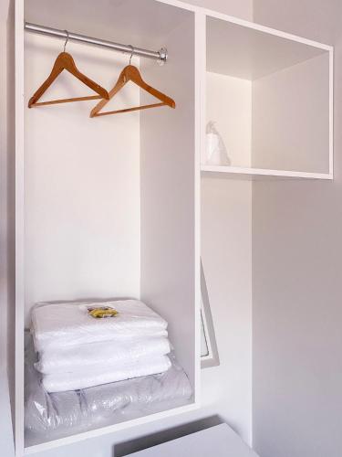 Standard Double Room image 5