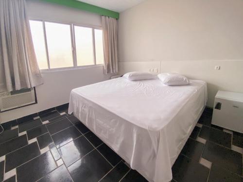 Standard Double Room image 2
