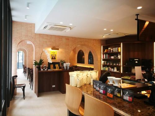 Highly-rated bar