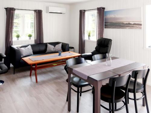 Holiday Home Nesholmen by Interhome in Лаєрвік
