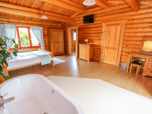 Cedar Lodge - image 12