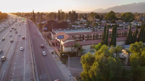 Travelodge Inn & Suites by Wyndham West Covina - image 12