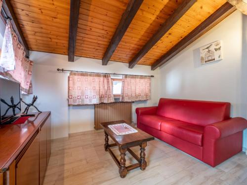  Apartment Aux Oiseaux by Interhome in Fénis