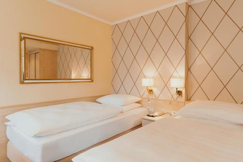 2 twin beds