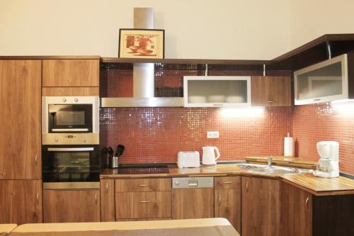 Modern Apartment Ve Smečkách 28 - image 5