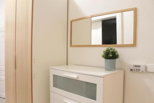 Modern Apartment Ve Smečkách 28 - image 10